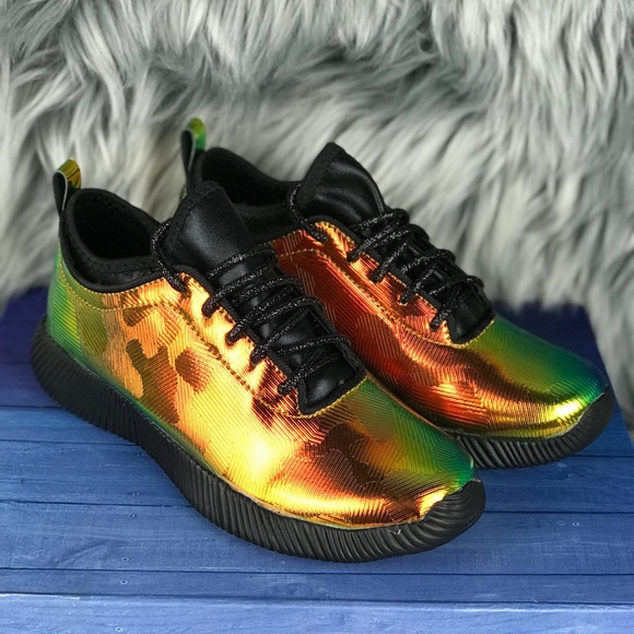 Metallic Holographic Woman’s Sneakers - Picture 4 of 7
